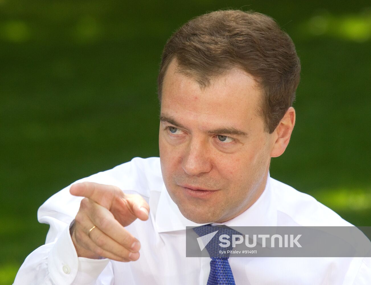 Dmitry Medvedev meets with orphanage graduates
