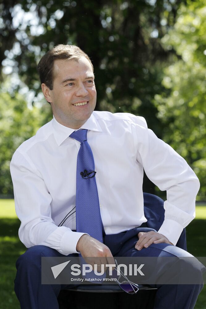Dmitry Medvedev meets with orphanage graduates