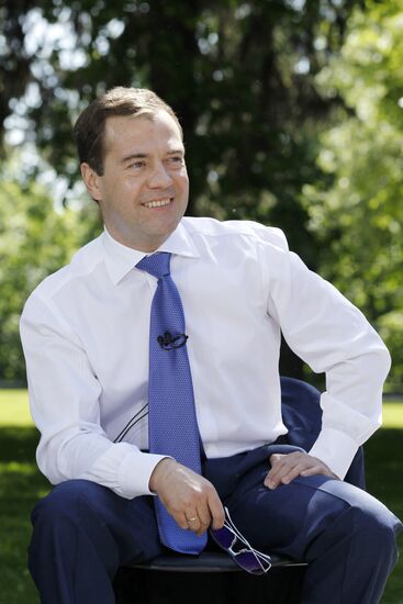 Dmitry Medvedev meets with orphanage graduates