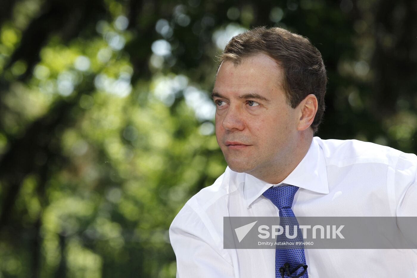 Dmitry Medvedev meets with orphanage graduates