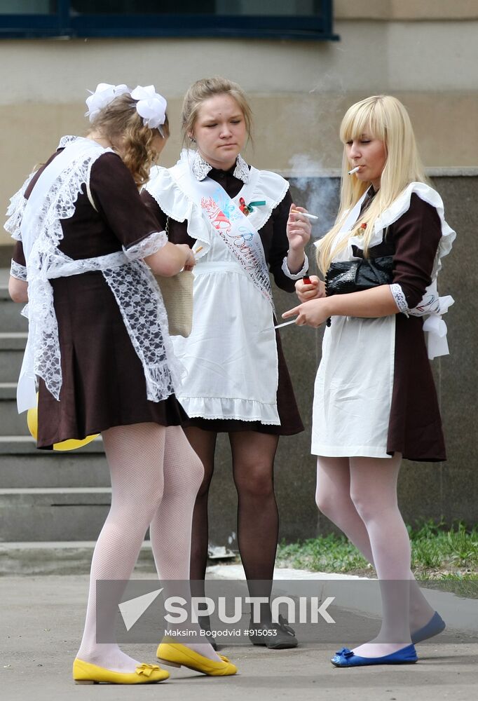 Russia's schools celebrate Farewell Bell