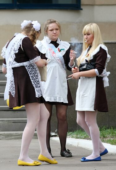 Russia's schools celebrate Farewell Bell