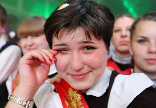 Russia's schools celebrate Farewell Bell