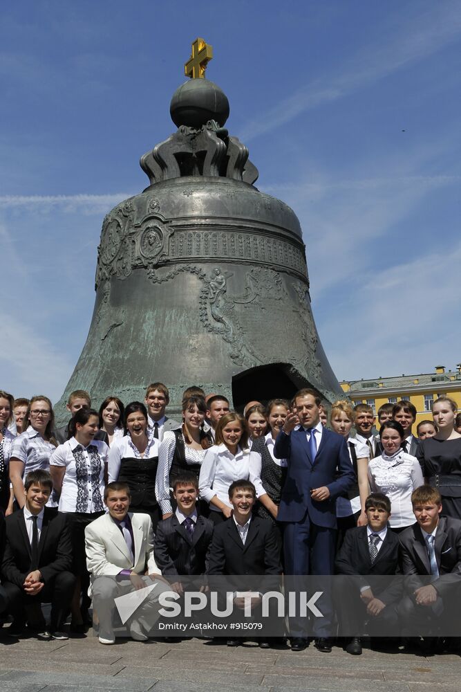 Dmitry Medvedev meets with orphanage graduates at Moscow Kremlin