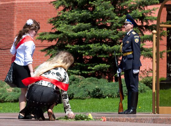 Russia's schools celebrate Farewell Bell