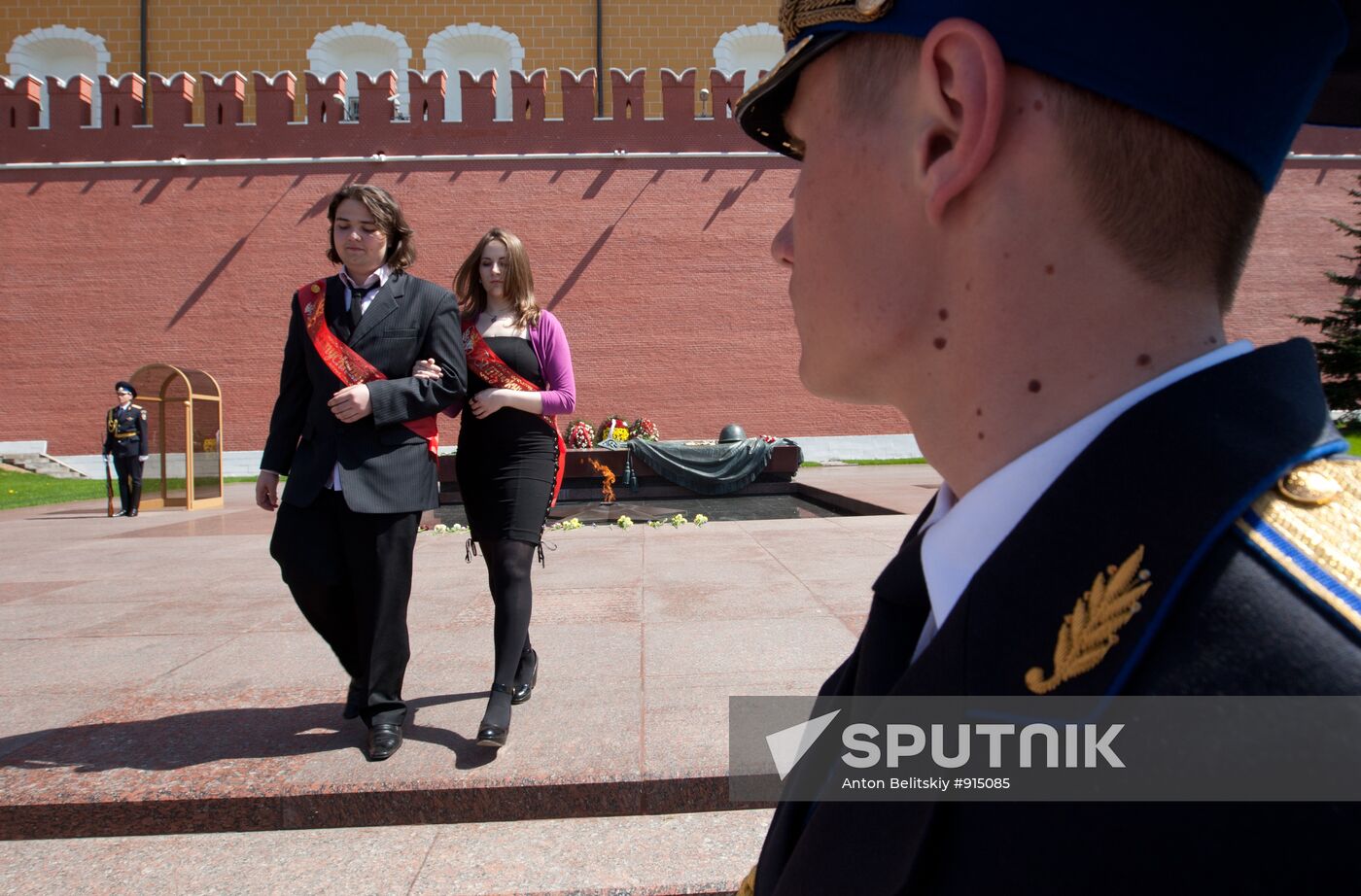 Russia's schools celebrate Farewell Bell