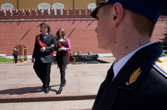 Russia's schools celebrate Farewell Bell