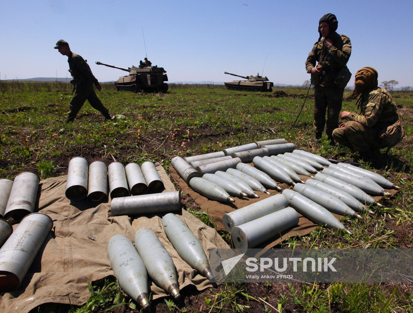 Training of self-propelled artillery battery in Primorye