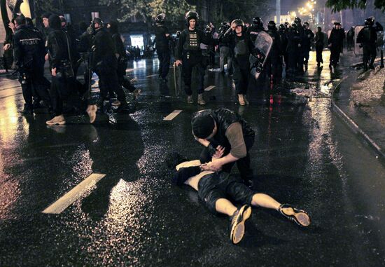 Dispersal of opposition rally on Rustaveli Avenue in Tbilisi