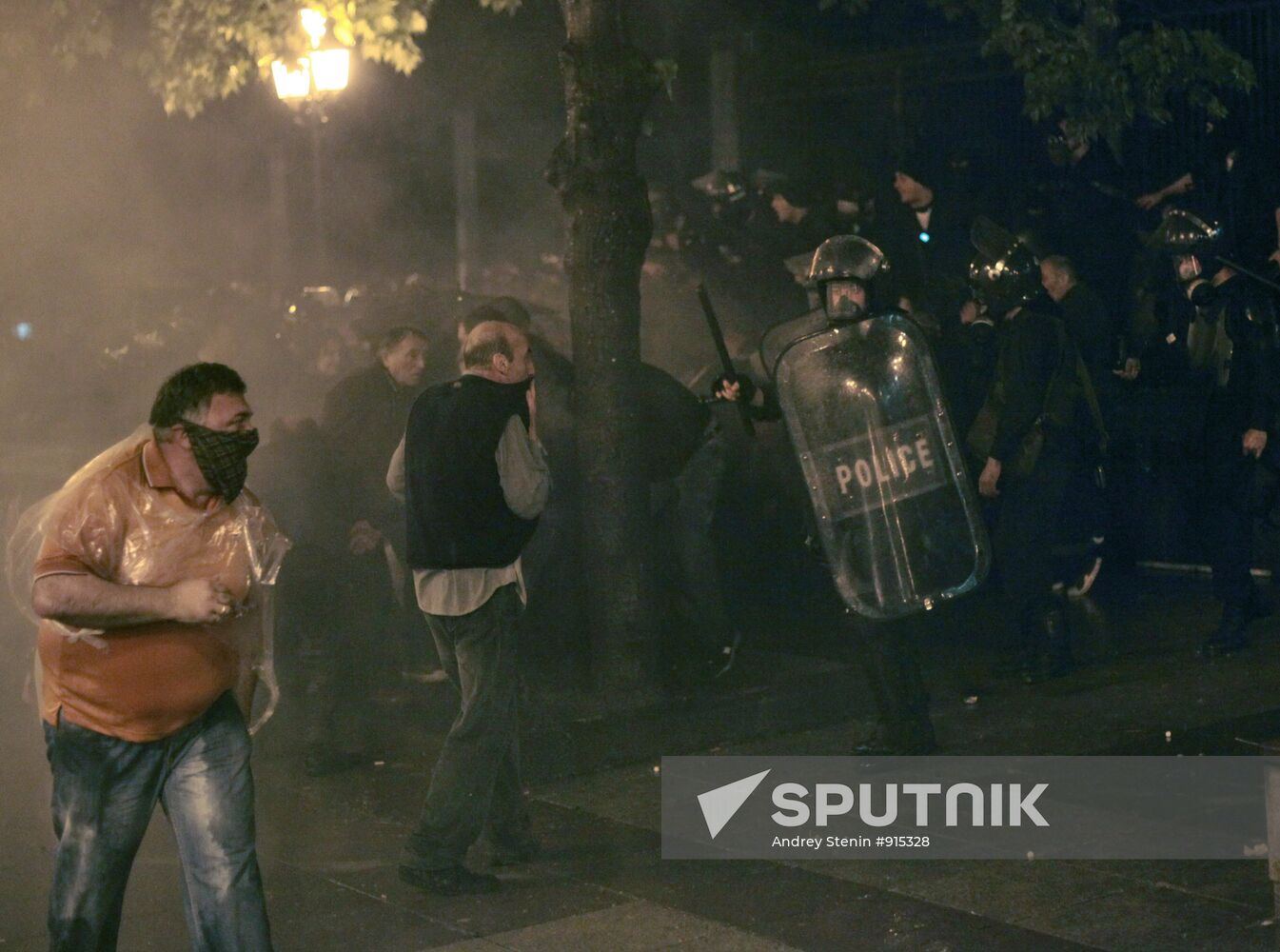 Dispersal of opposition rally on Rustaveli Avenue in Tbilisi