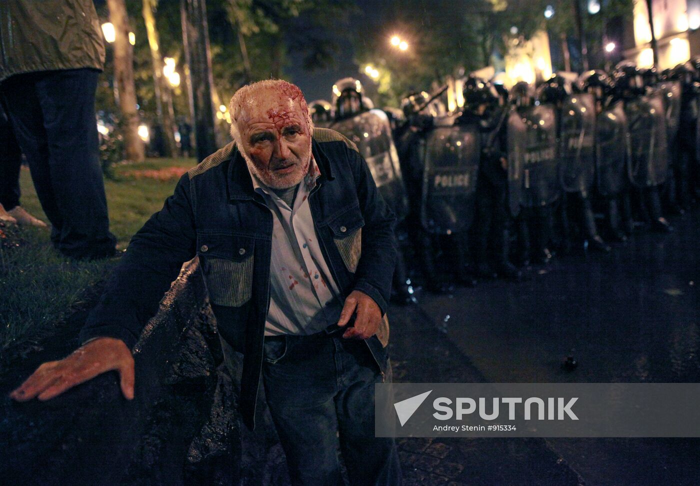Dispersal of opposition rally on Rustaveli Avenue in Tbilisi