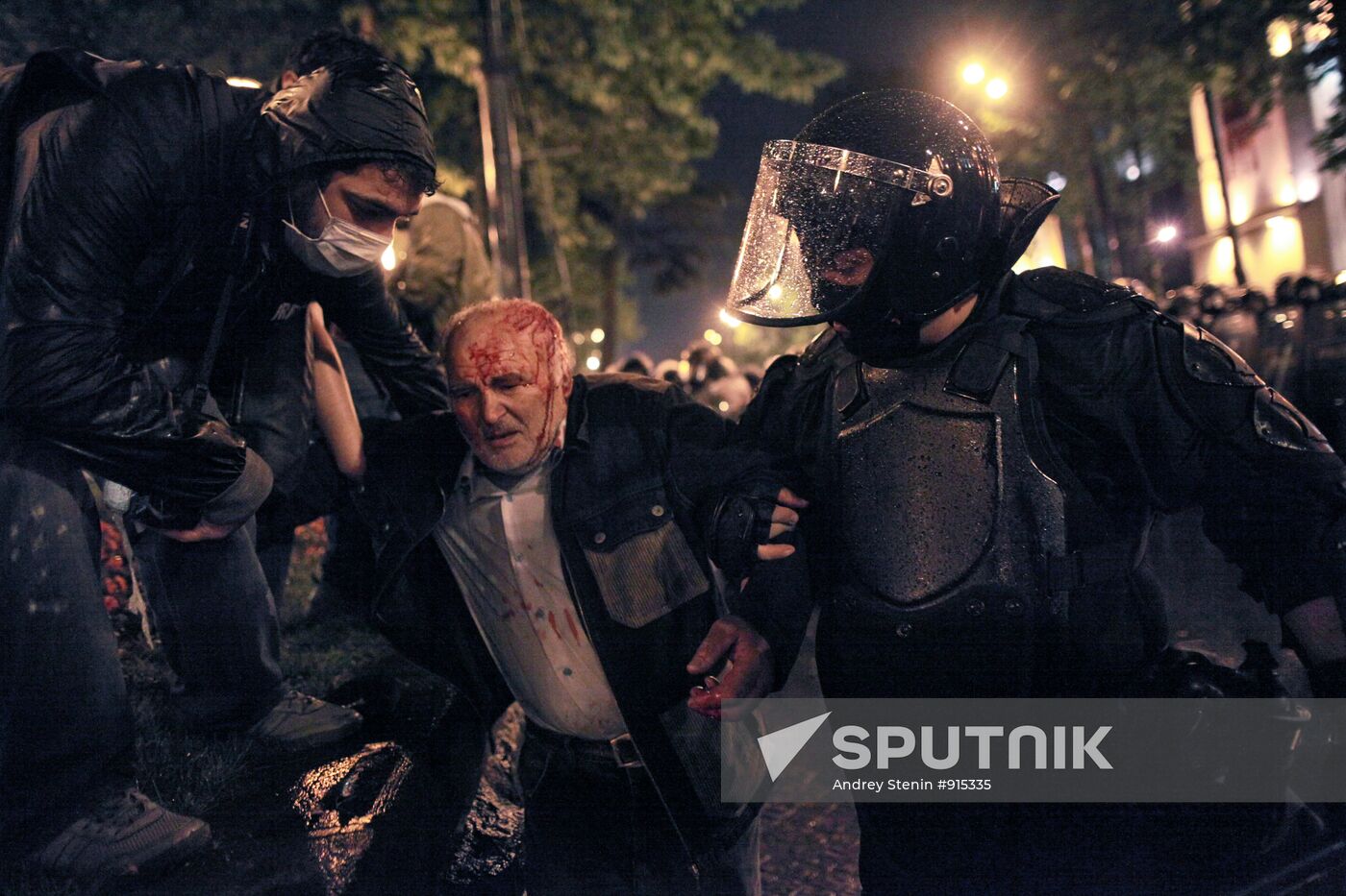 Dispersal of opposition rally on Rustaveli Avenue in Tbilisi