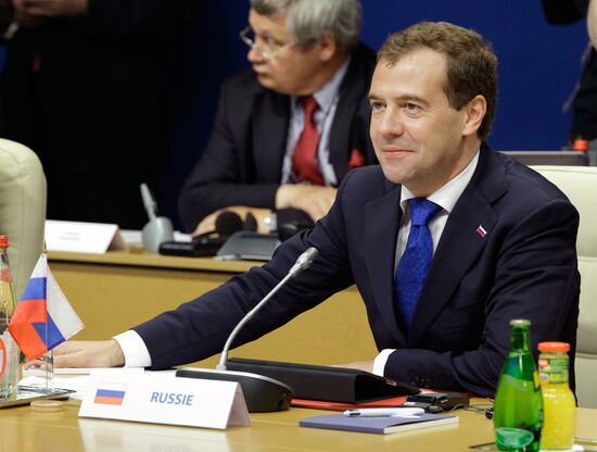 Presidents Dmitry Medvedev of Russia and Nicolas Sarkozy of Fran
