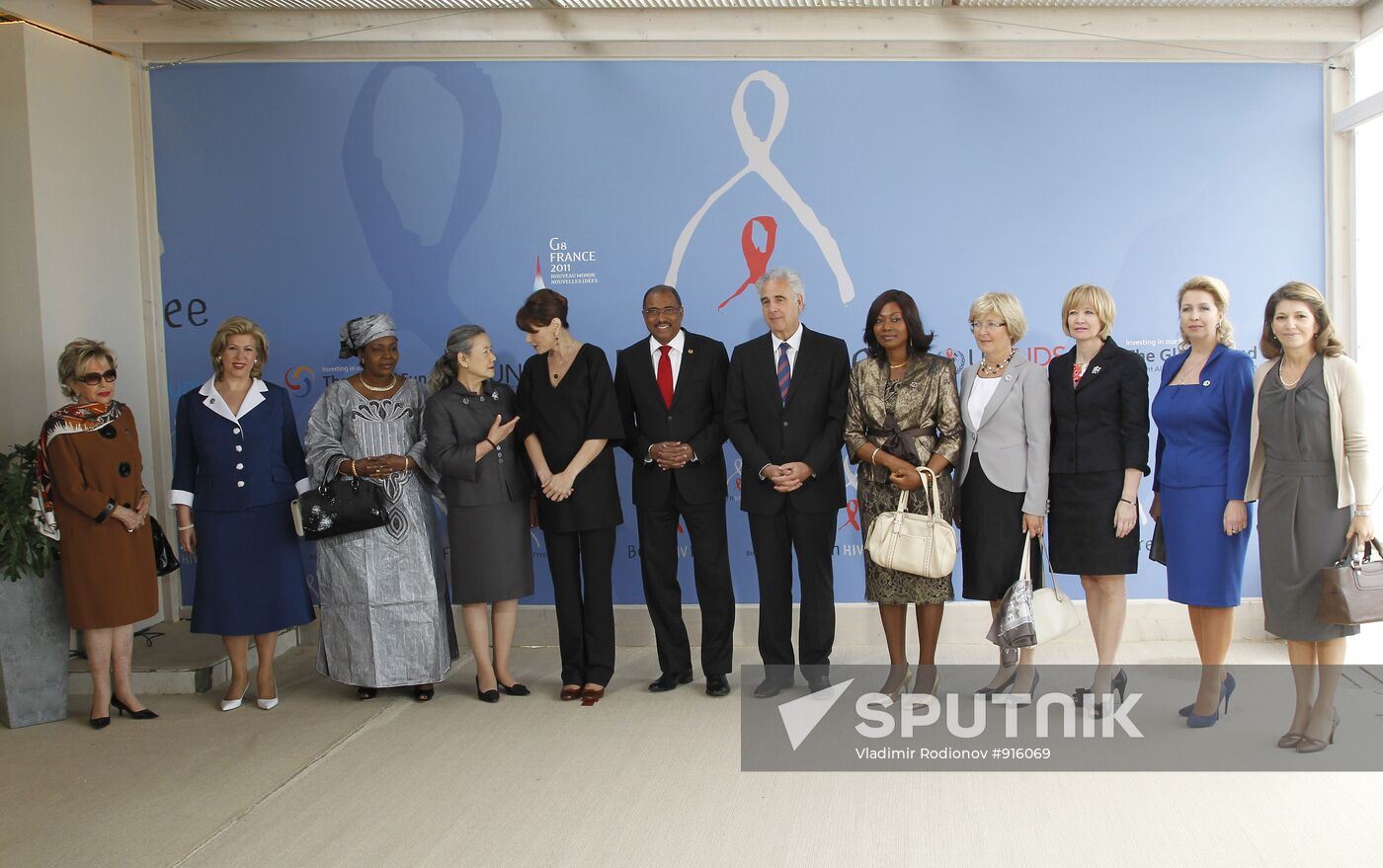 Breakfast for spouses of heads of G8 states and governments