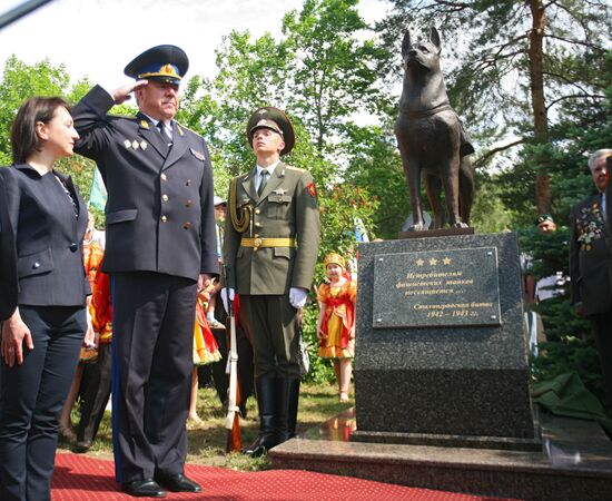 Monument to demolition dogs unveiled in Volgograd