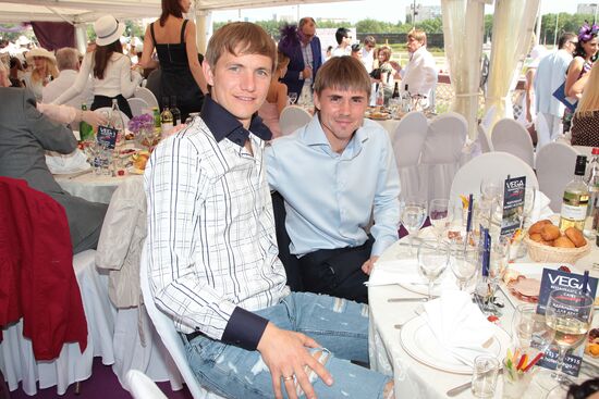Roman Pavlyuchenko and Dmitry Torbinsky