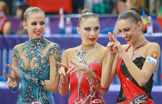 Russian gymnasts win gold in team all-around championship