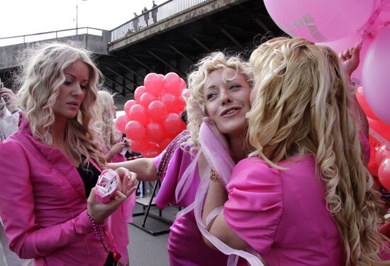 International Blonde Parade