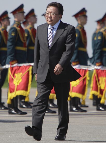 Mongolian President Tsakhiagiin Elbegdorj arrives in Moscow
