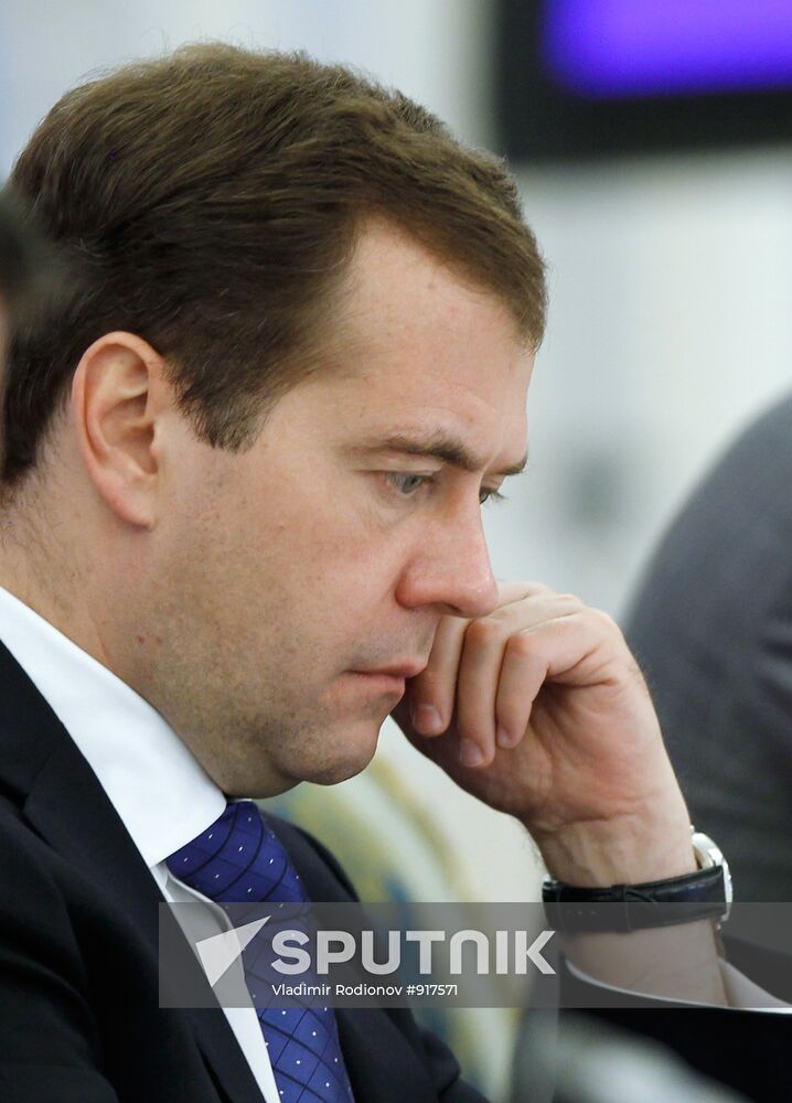 Dmitry Medvedev holds State Council meeting on national projects