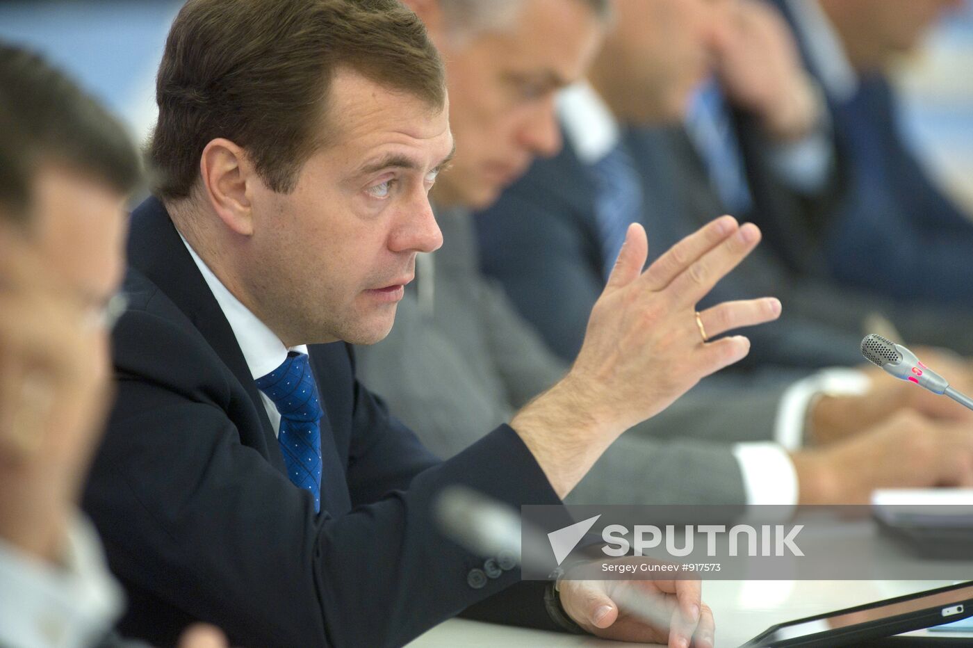 Dmitry Medvedev holds State Council meeting on national projects