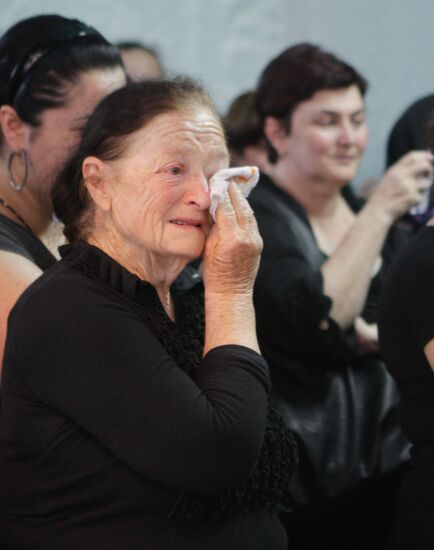 Sukhumi residents say goodbye to Abkhaz President Sergei Bagapsh