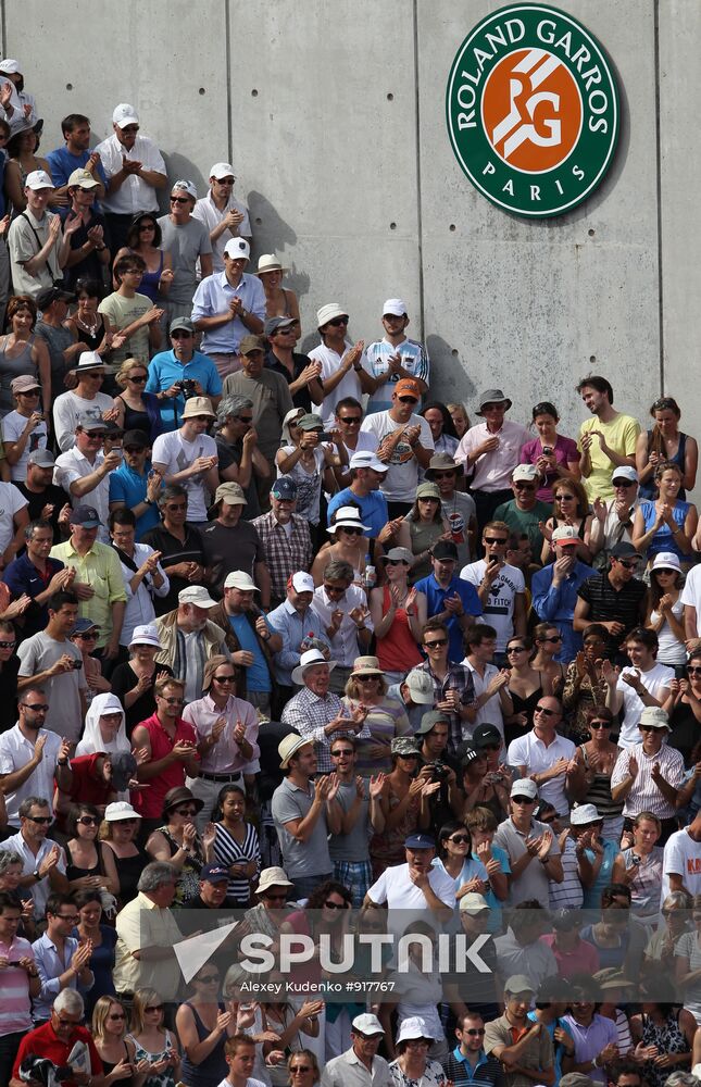 Fans in the grandstand of Suzanne Lenglen court