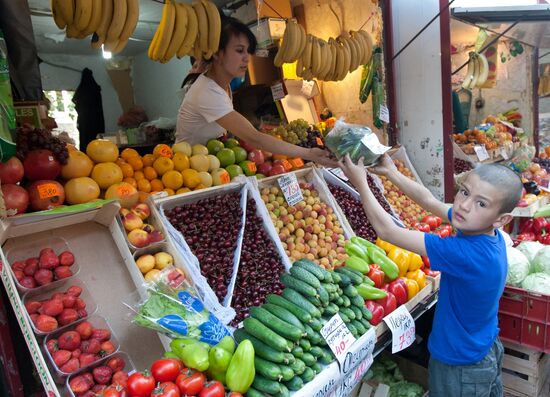 Vegetable sales in Russian markets