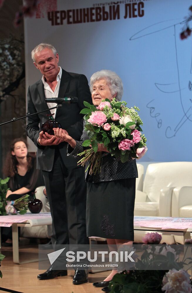 Sergei Garmash and Irina Antonova