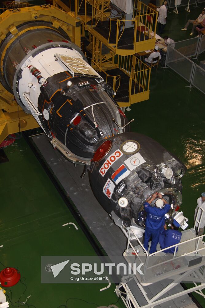 Preparing to launch manned "Soyuz TMA-02M" spacecraft