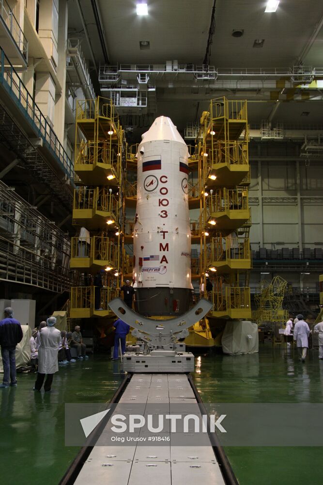 Preparing to launch manned "Soyuz TMA-02M" spacecraft