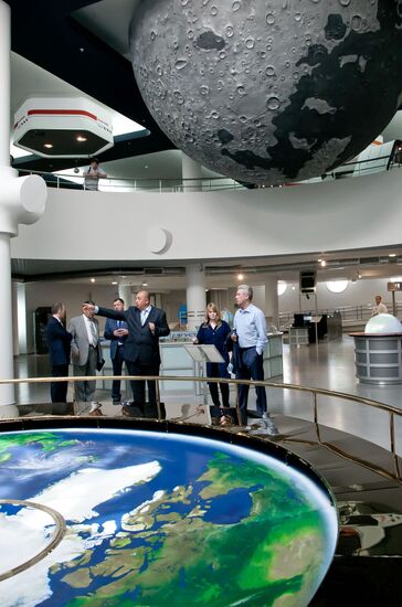 Sergei Sobyanin visits Moscow Planetarium