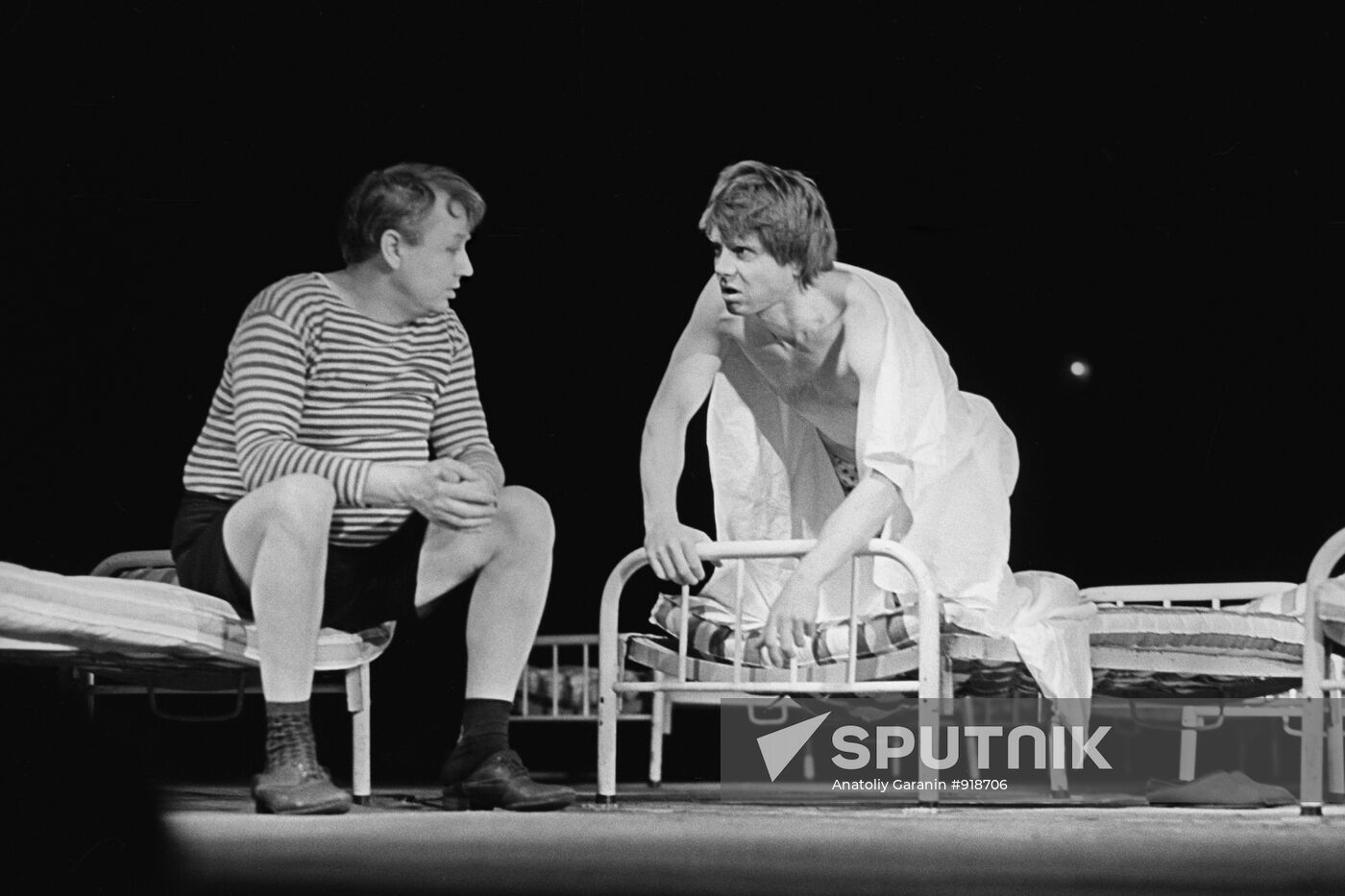 Scene from play staged at Moscow's Sovremennik theater