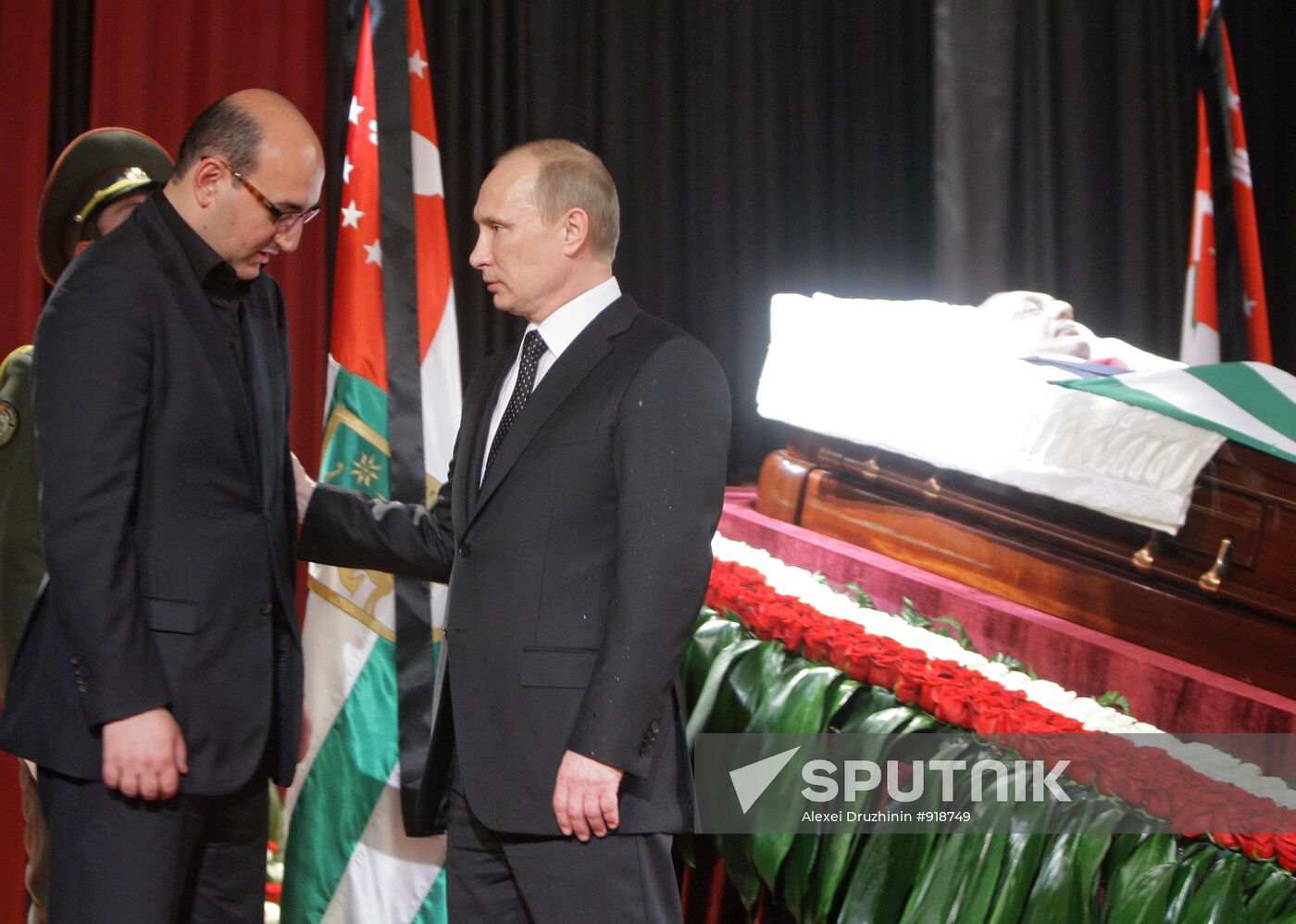Vladimir Putin pays last respects to Sergei Bagapsh in Sukhumi