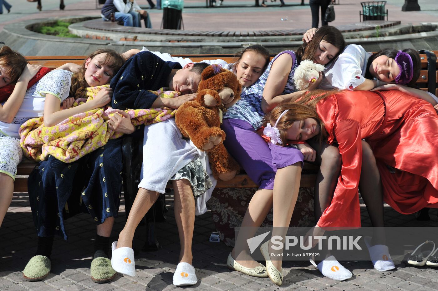 Sleep-out flashmob in Yekaterinburg