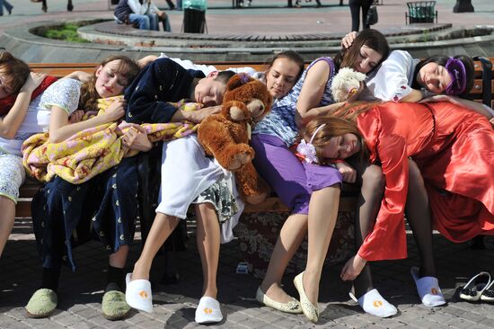 Sleep-out flashmob in Yekaterinburg