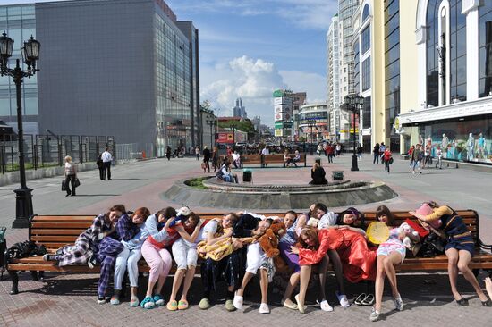Sleep-out flashmob in Yekaterinburg