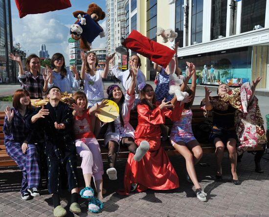 Sleep-out flashmob in Yekaterinburg