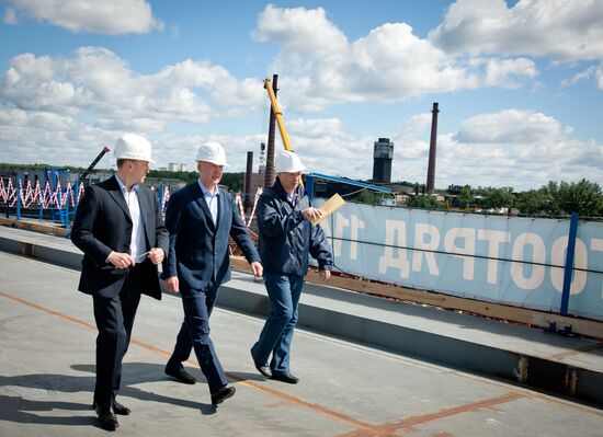 Sergei Sobyanin at construction site of Fourth Ring Road