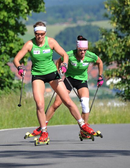 Yana Romanova and Svetlana Sleptsova