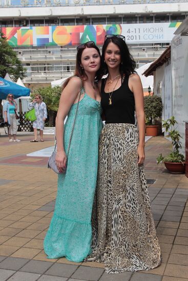 Ekaterina Vulichenko and Nastia Tsvetaeva