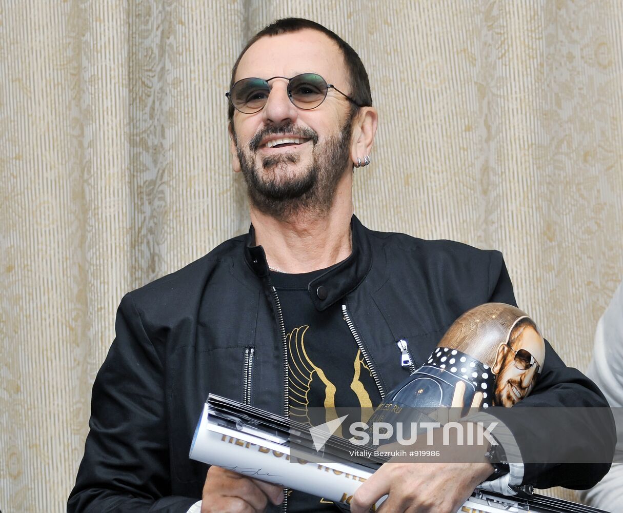 Ringo Starr gives news conference in Moscow
