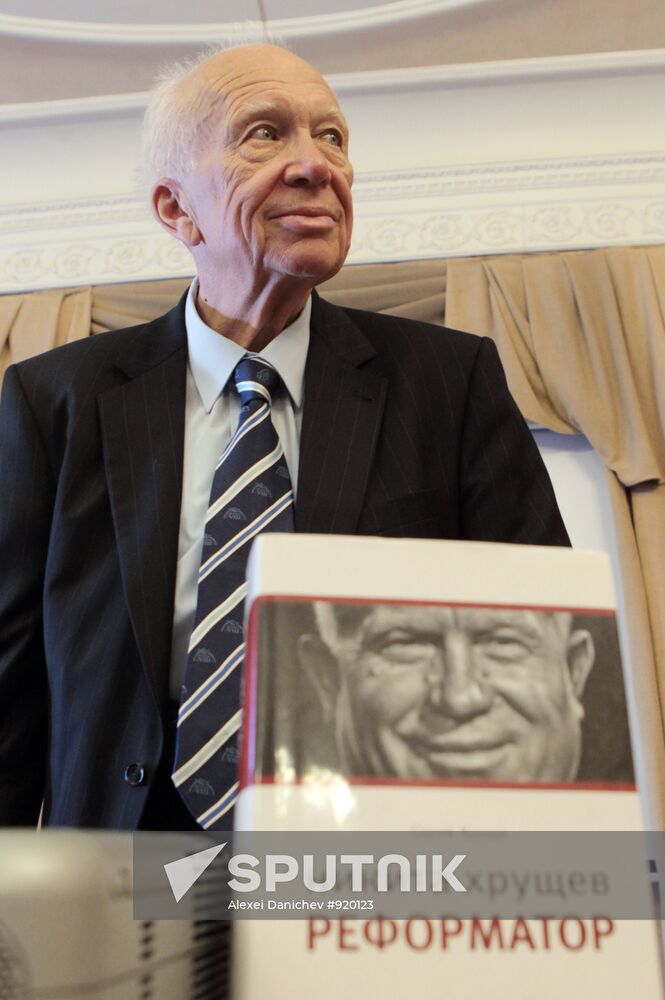 Lecture by Sergei Khrushchev