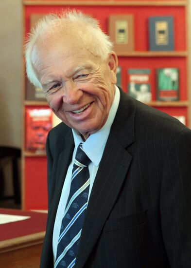 Lecture by Sergei Khrushchev