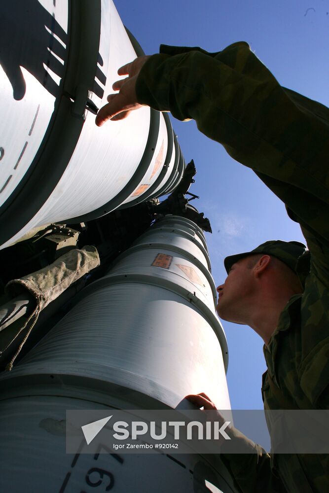 S-300 air defense batteries put on combat duty