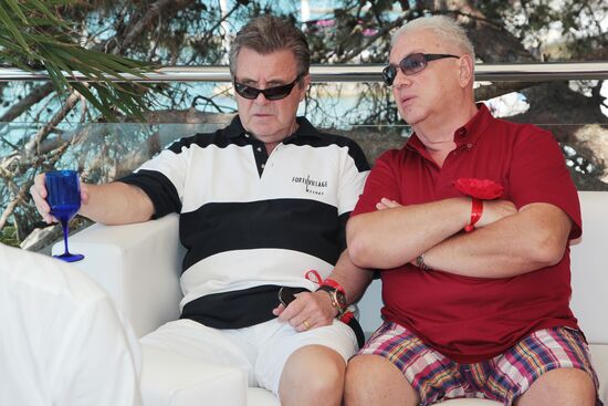 Lev Leshchenko and Vladimir Vinokur