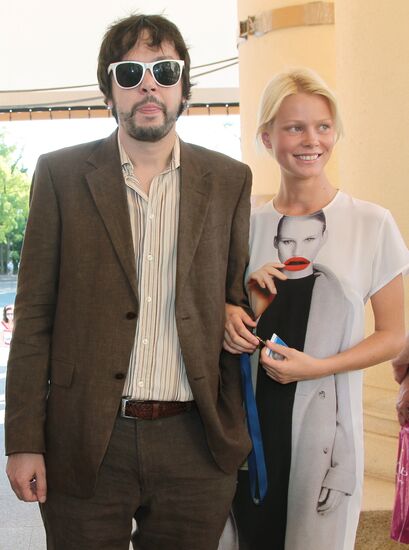 Sergei Shvydkoi and Yevgeniya Osipova