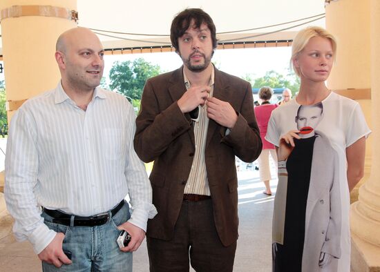 Fuad Ibragimbekov, Sergei Shvydkoi and Yevgeniya Osipova