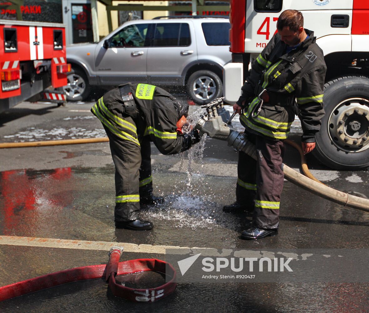 House on fire, Moscow's Sadovnicheskaya Embankment