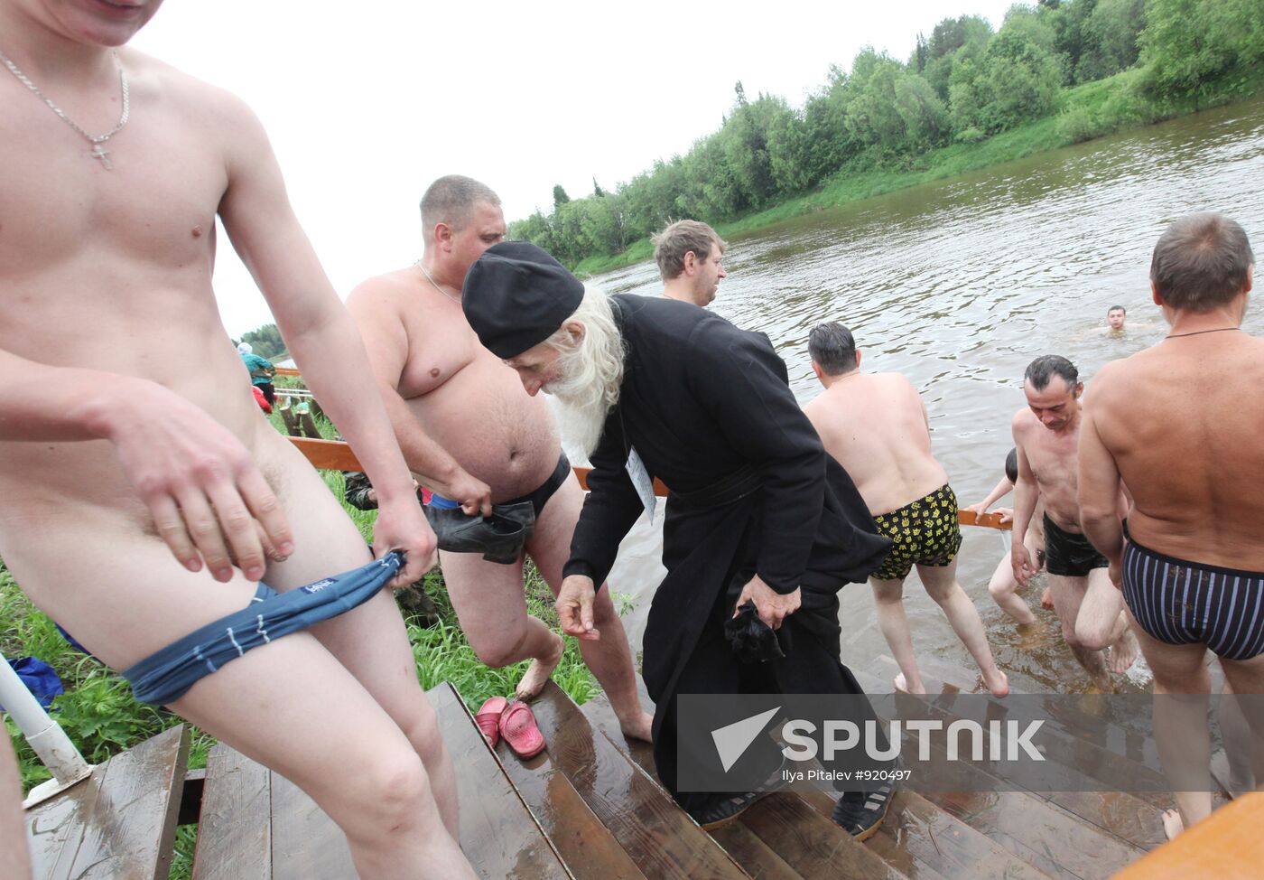 Cross Procession to Velikaya River in Kirov Region